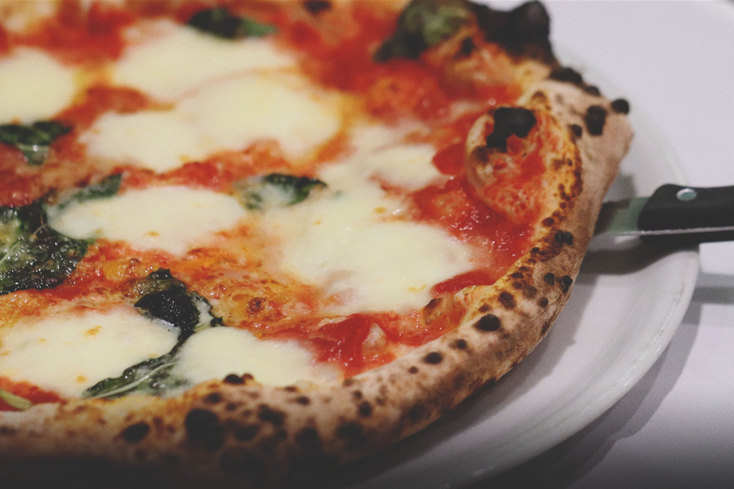 プルチネッラ ナポリ イタリア pizza napoli Pulcinella | Tourism Calgary