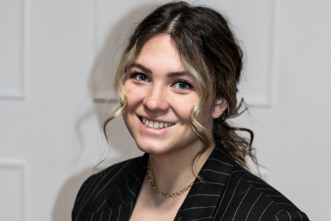 Elle McLean