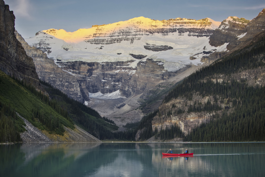 Canoeing in lake louise