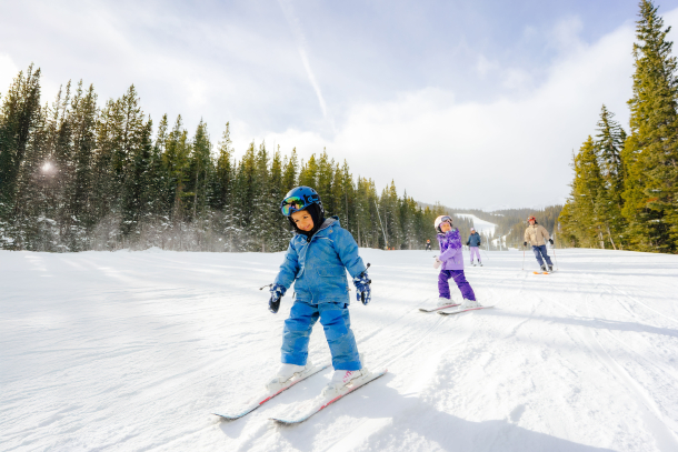 Kids skiing on Nakiska