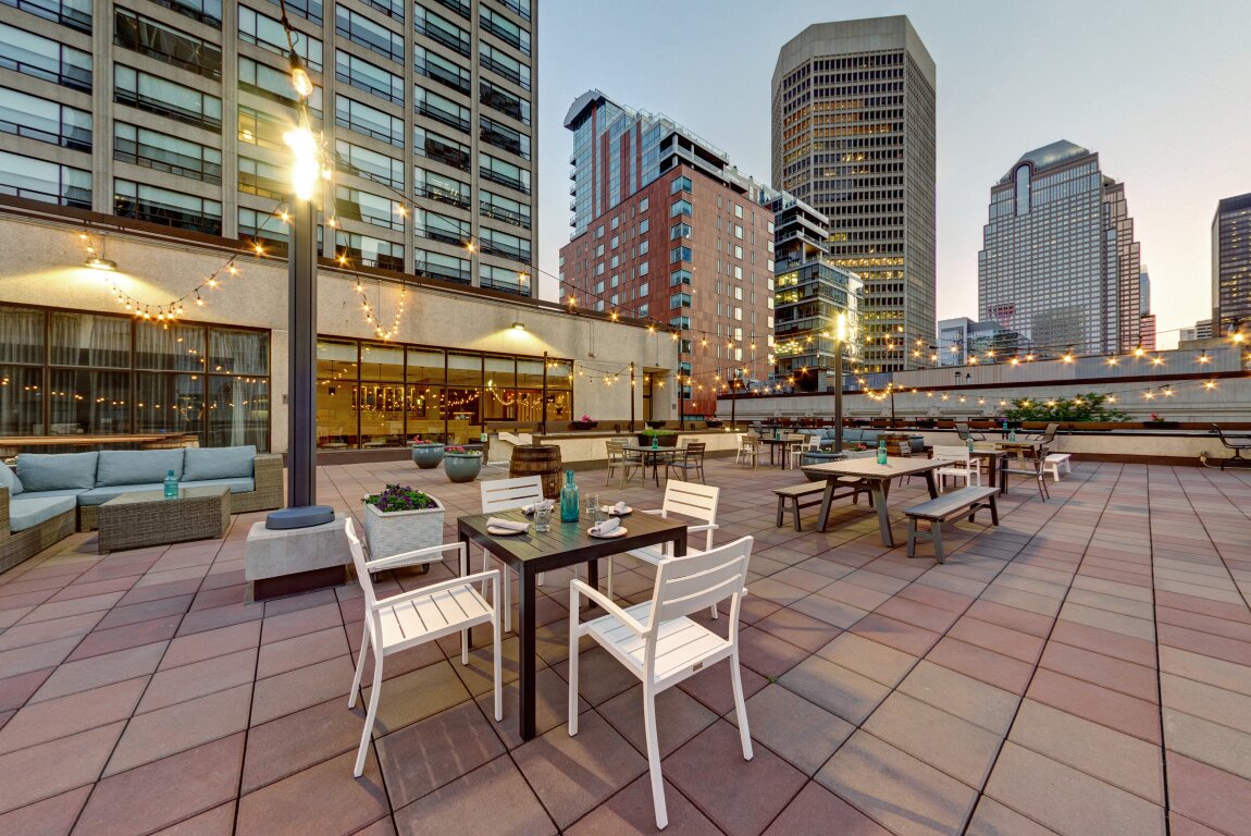 OneUp Patio at Calgary Marriott Downtown Hotel