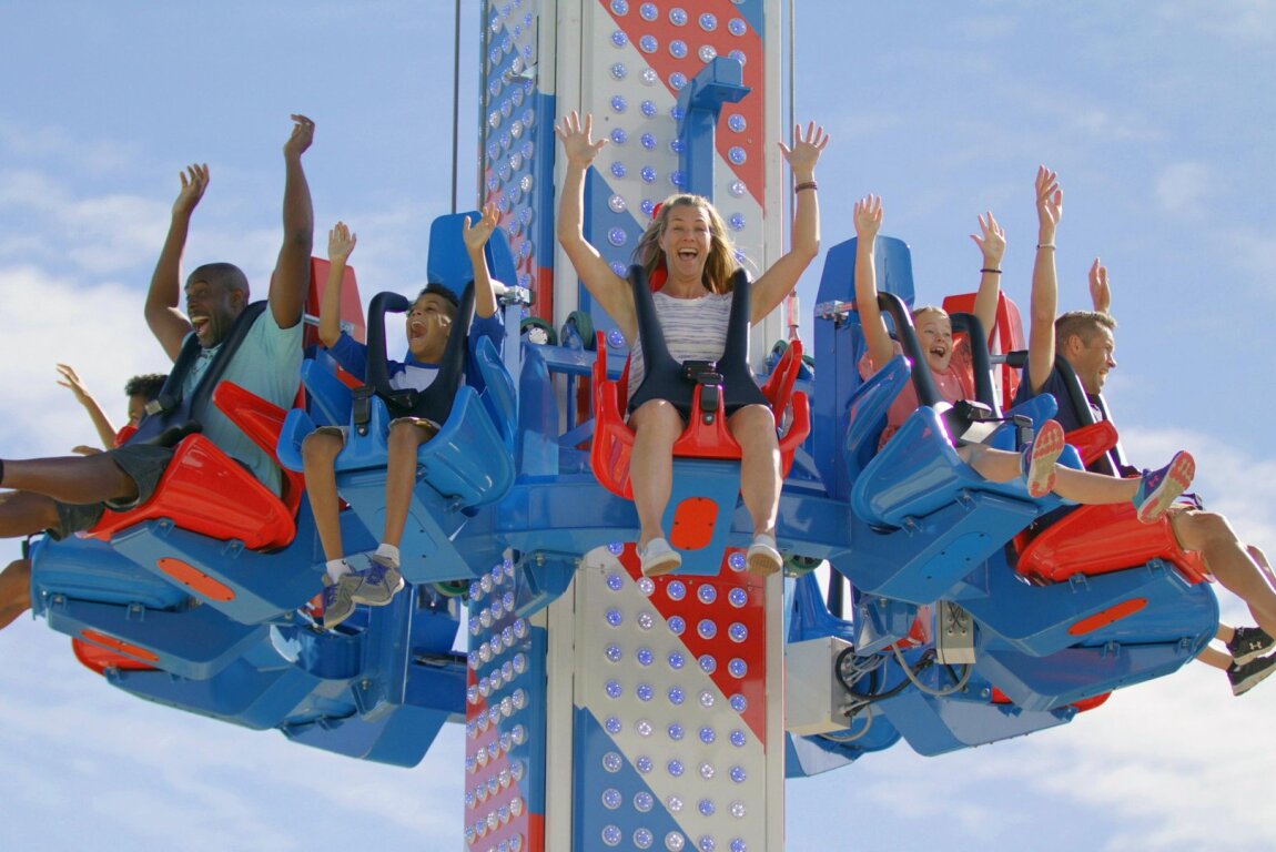 A group of riders experiencing Sky Wynder at Calaway Park.