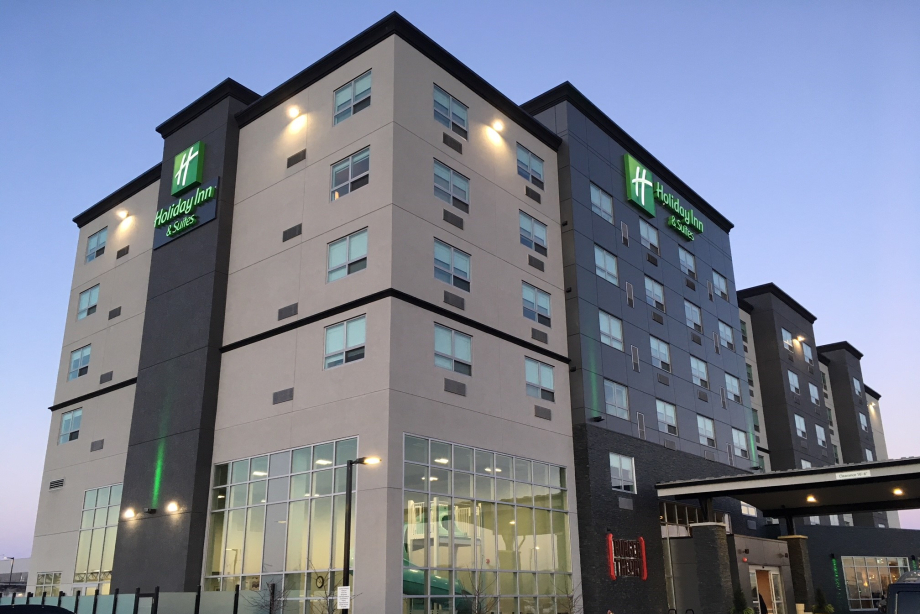 holiday inn suites calgary airport north